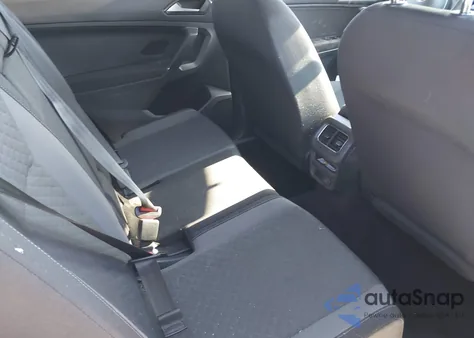 2018 Volkswagen Tiguan 2.0T S z USA, uszkodzony, nr VIN 3VV0B7AX3JM096236